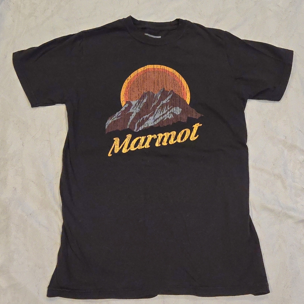 Ladie's Marmot Black Tee Size Small